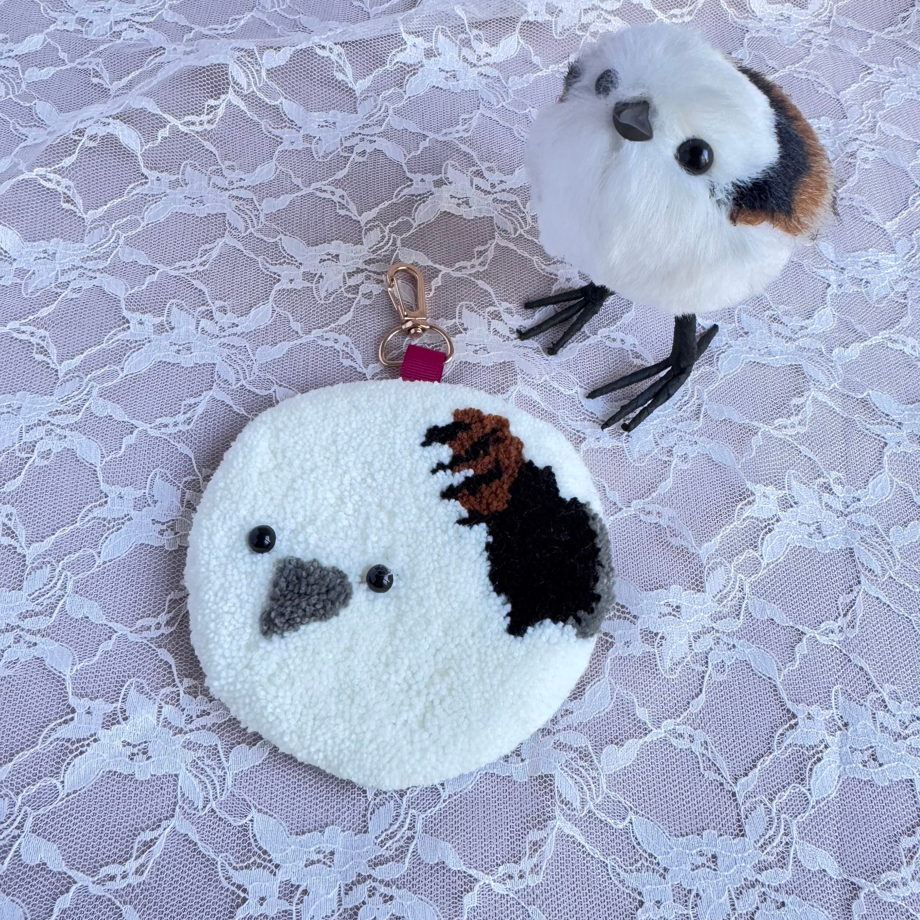 雪の妖精シマエナガさんのモフモフ！ミラーキーホルダー | Mofu Rug