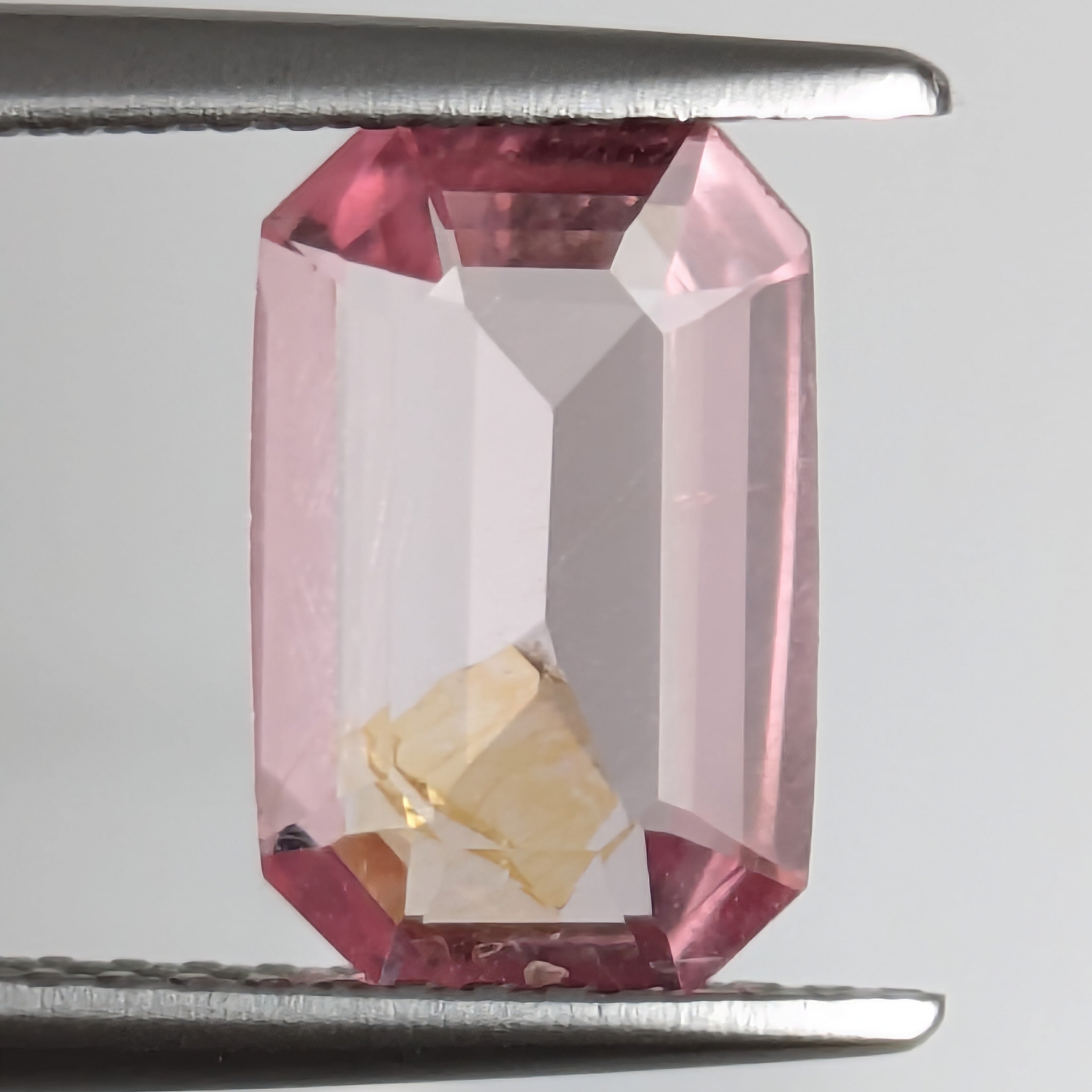 ピンクスピネル ルース ミャンマー・モゴック産 【1.78ct】 PRO209287