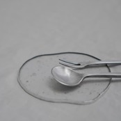 【OUTLET】PUDDLE GLASS PLATE / S / W85×H95 / CLEAR BUBBLE