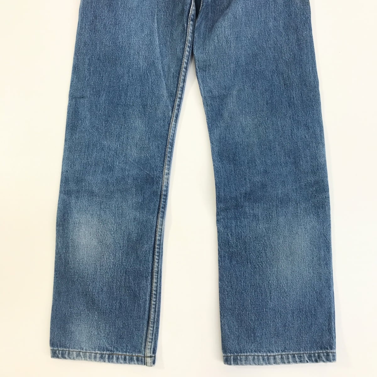 90年代のLevi's 501 USA製522 刻印  美しい色落ちとヒゲが特徴 USA製 90s Levi's 501 ヴィンテージ アメリカ デニム パンツ 米国