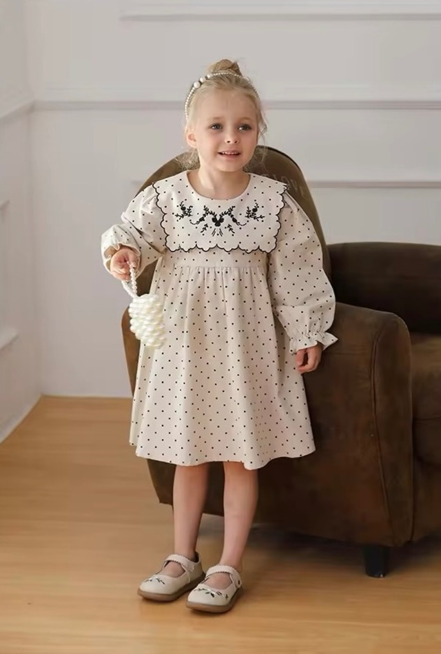 【取寄】スカラップビックカラーが目を惹くドット柄ワンピース