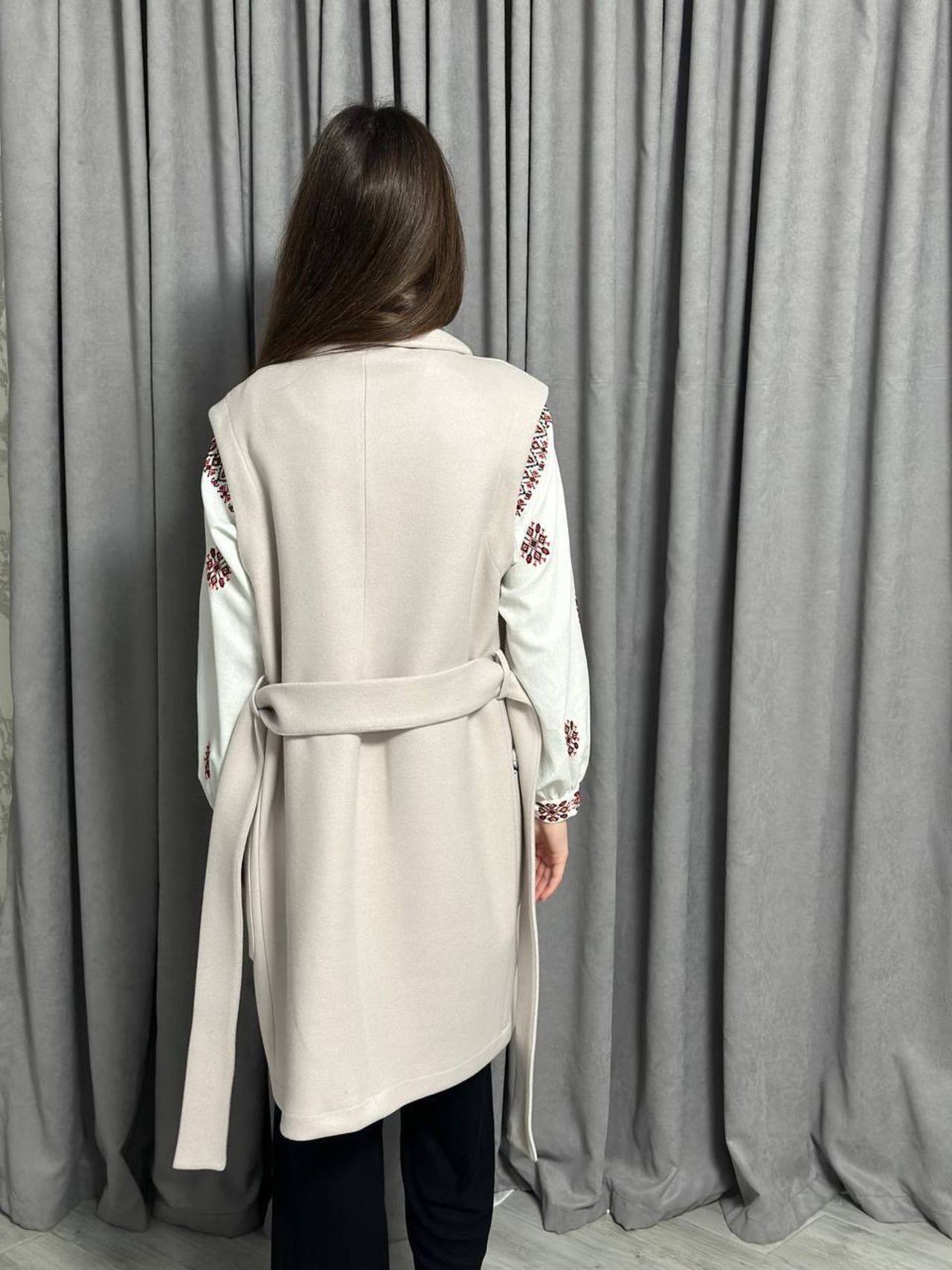 ウクライナ産カシミヤ手刺繍スリーブレスコート（帯付き）　レディース - 7