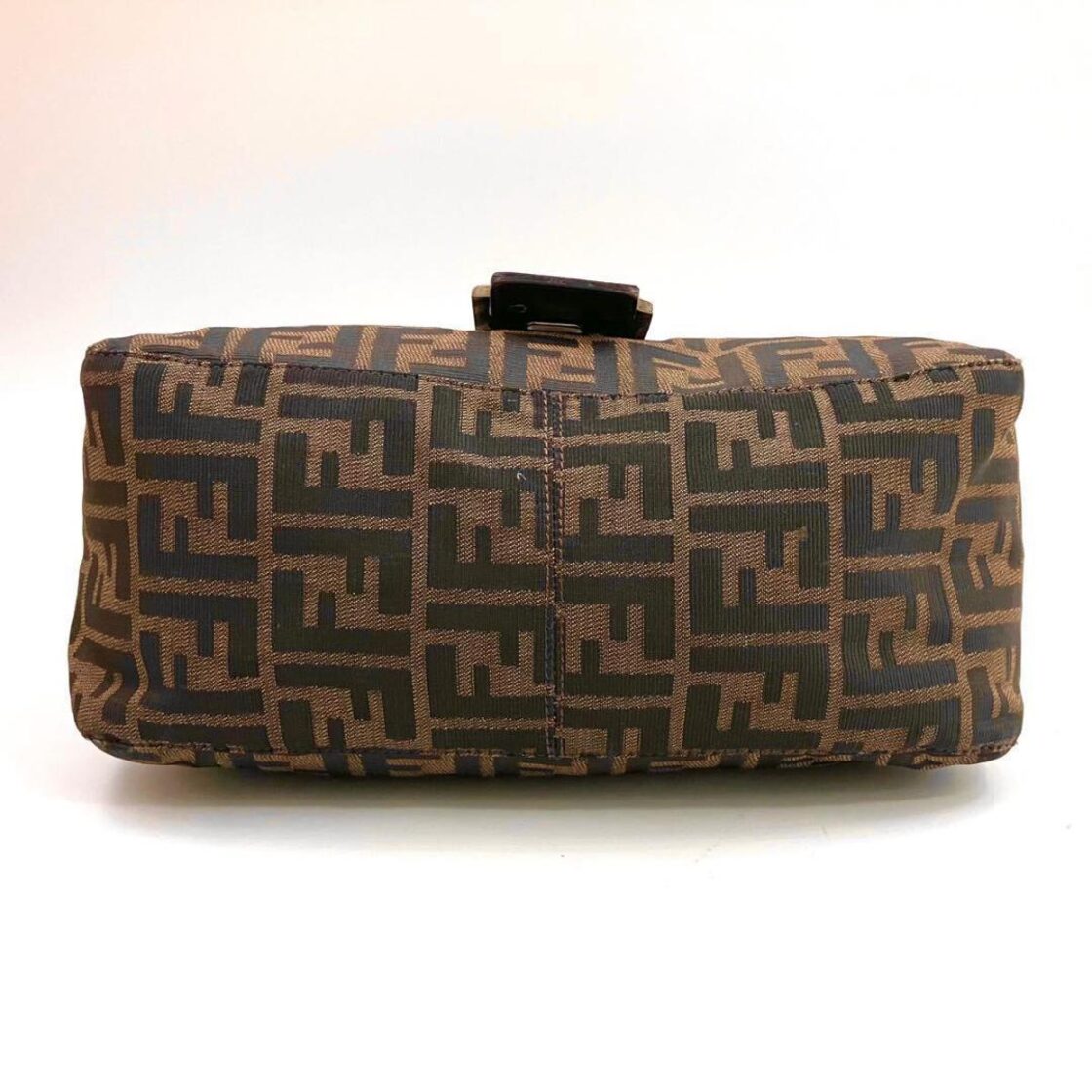 極美品】FENDI 2225 ズッカ柄 マンマバケット ショルダーバッグ | Pay ID