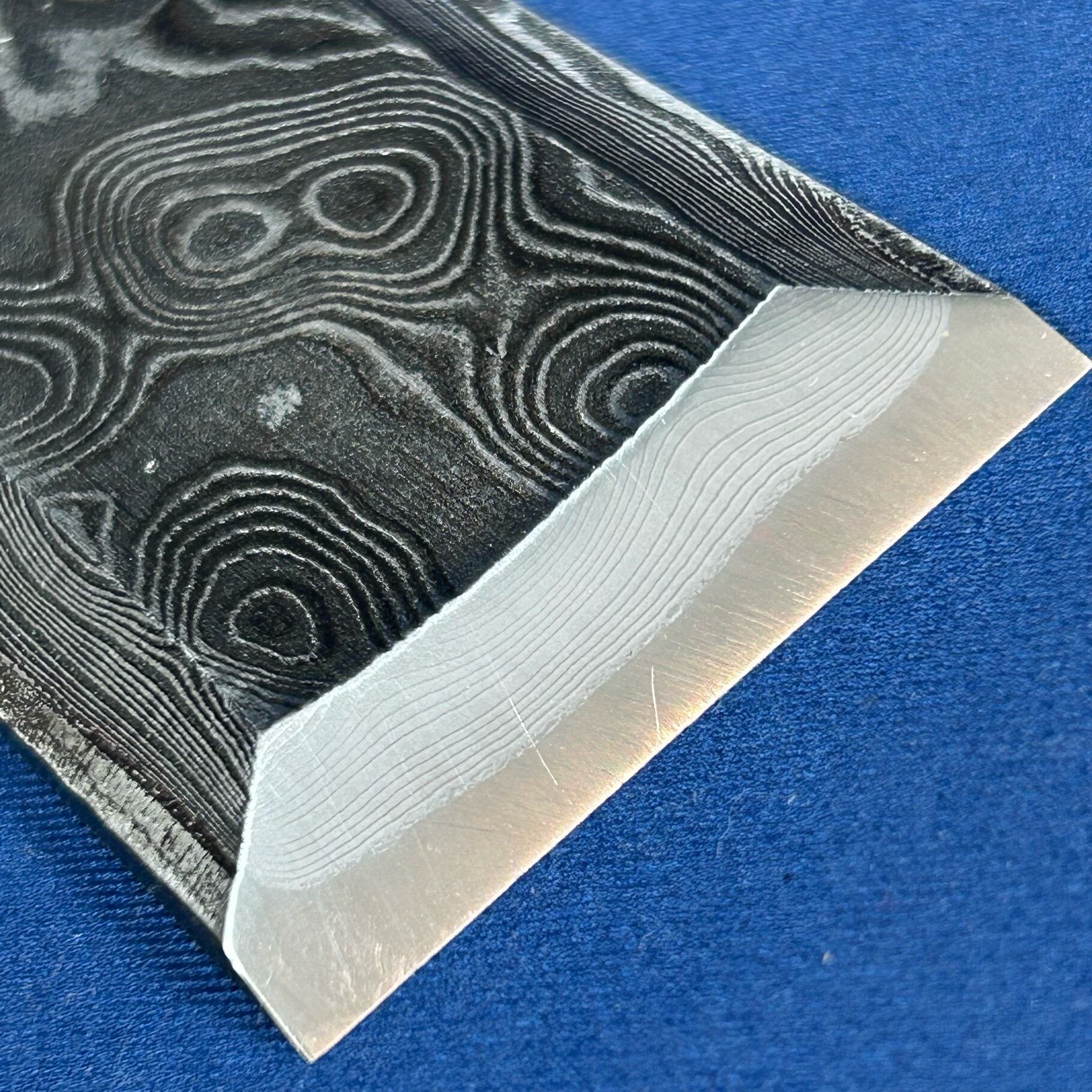 完売>甚作 ⁄ 追入鑿 墨流し 三ツ裏 10本組鑿 白樫柄 桐箱付 | 利 完売>甚作 ⁄ 追入鑿 墨流し 三ツ裏 10本組鑿 白樫柄 桐箱付 | 利