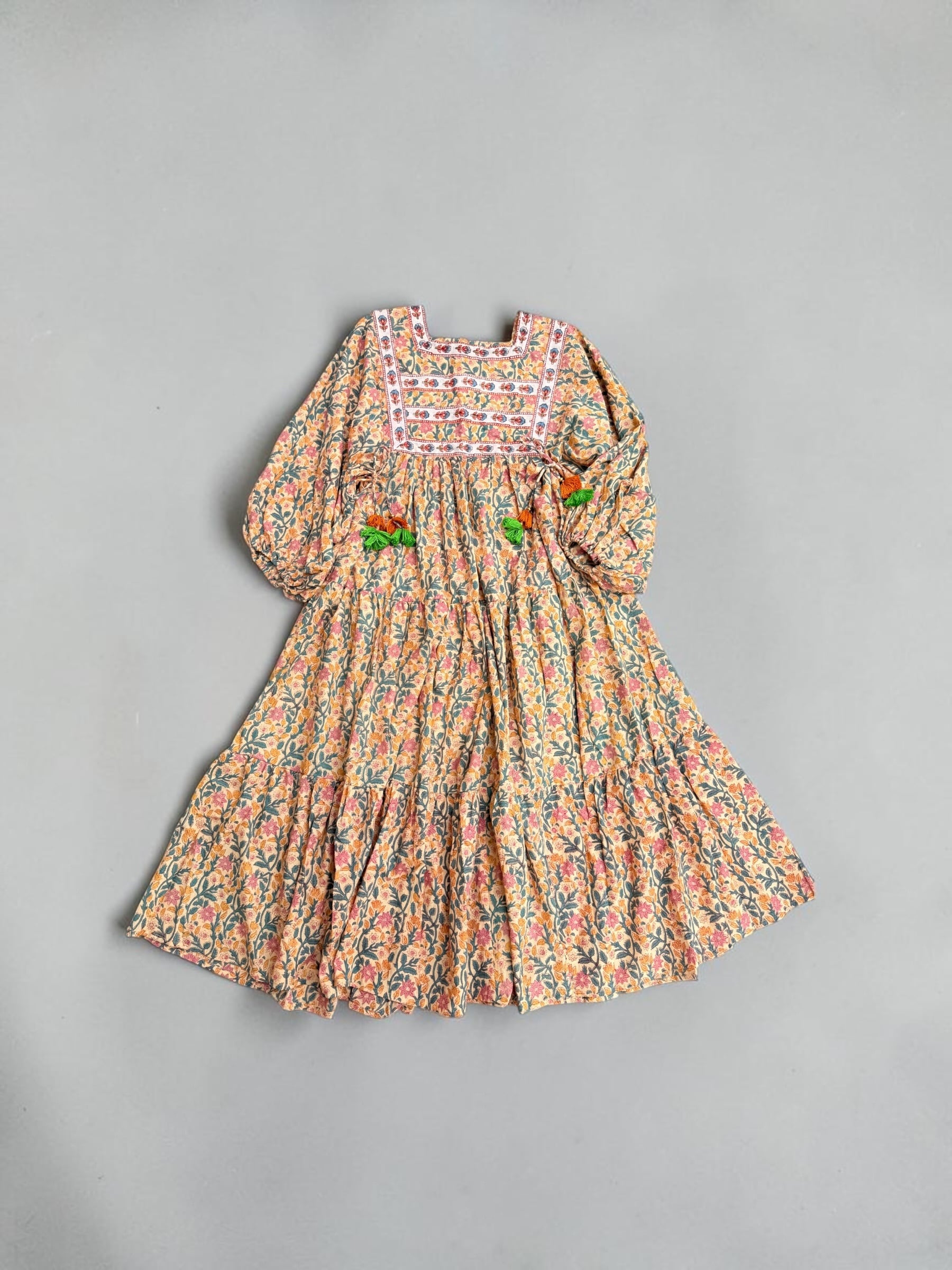 saruche Taped and Tassels ギャザー袖ワンピース Fruits