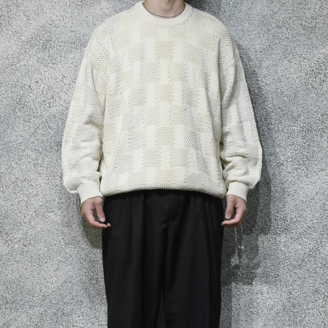 design low gauge knit white
