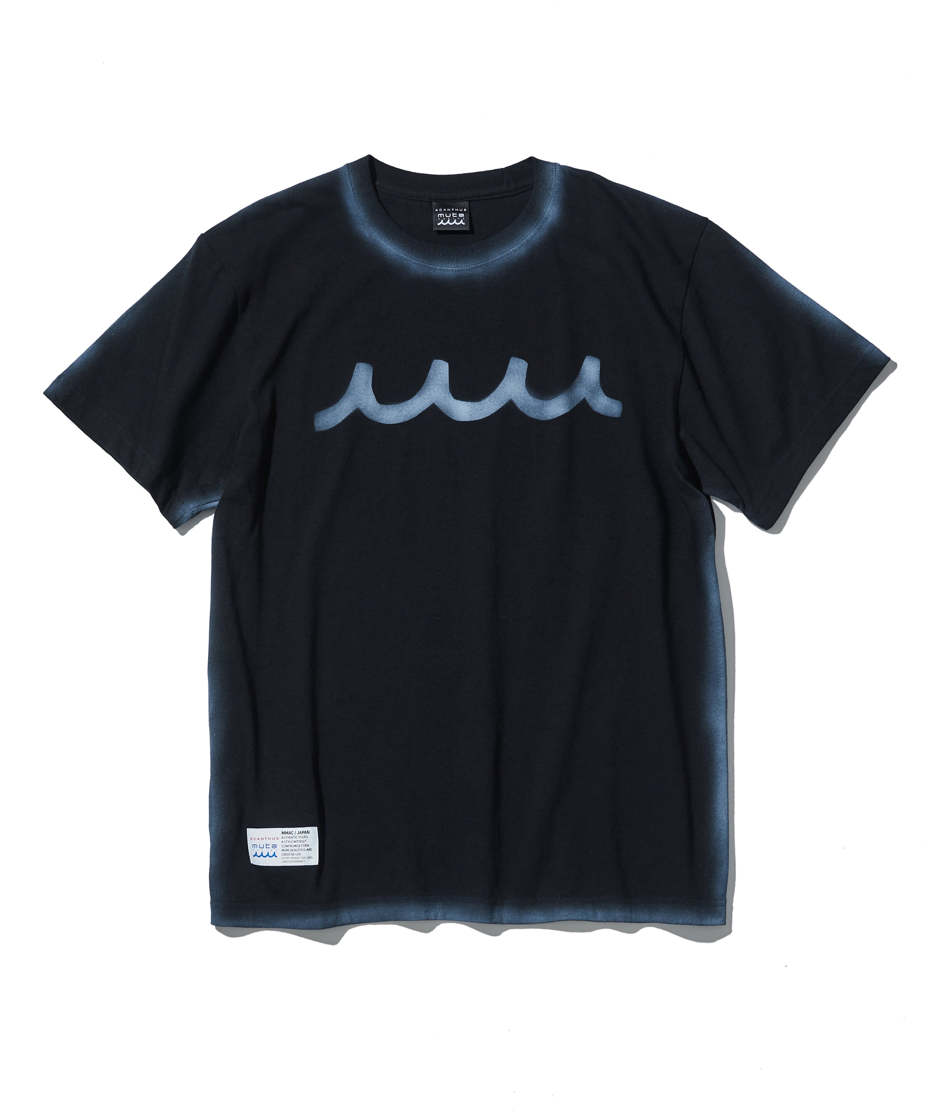 muta MARINE × ACANTHUS スプレーライン Tシャツ | ACANTHUS muta MARINE × ACANTHUS スプレーライン Tシャツ | ACANTHUS