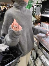 クラシカル ハイネックニット