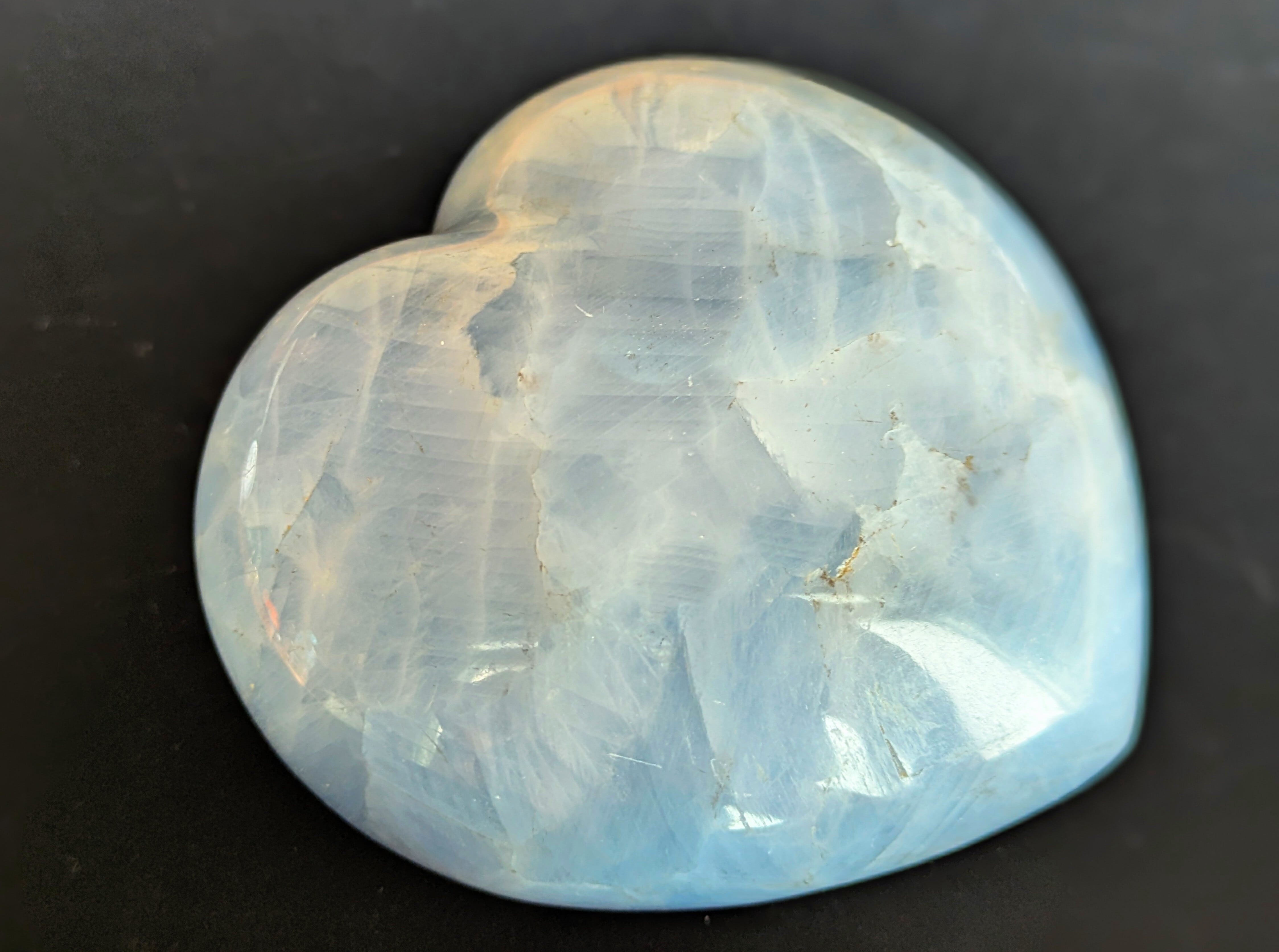 《特大》セレスタイトAAAぷっくりハート 濃いめブルー専用台座付き!