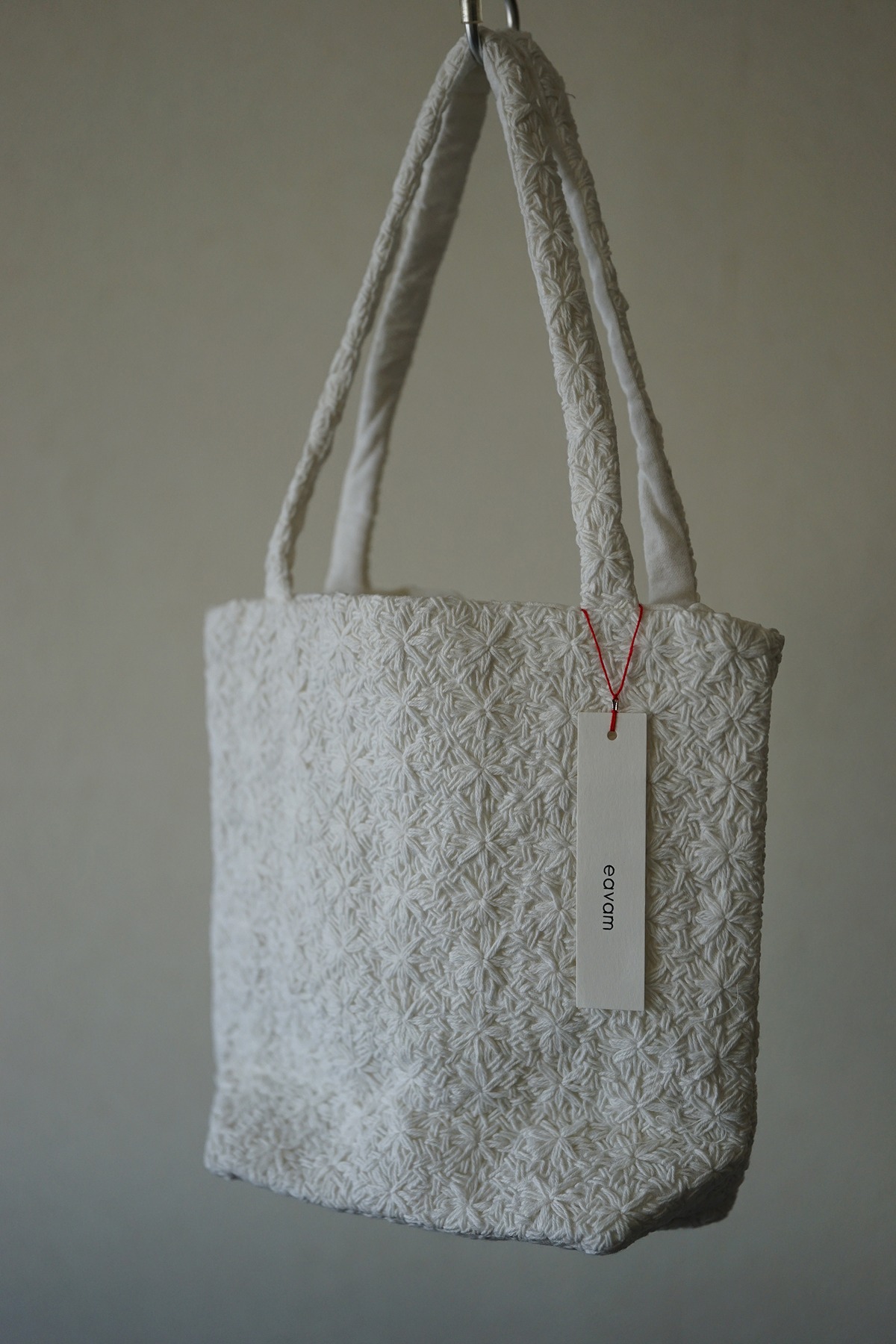 eavamの刺繍バッグ：マリ／白（S） yeb：mali／white（S） | eavam 