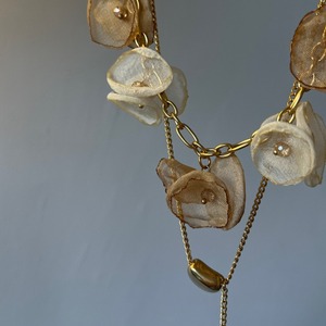 フラワーモチーフとゴールドチェーンのネックレス2点セット W10059