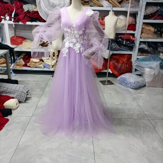 憧れのドレスカラードレス高级刺繍 前撮り シースルー袖 小花レース 花嫁