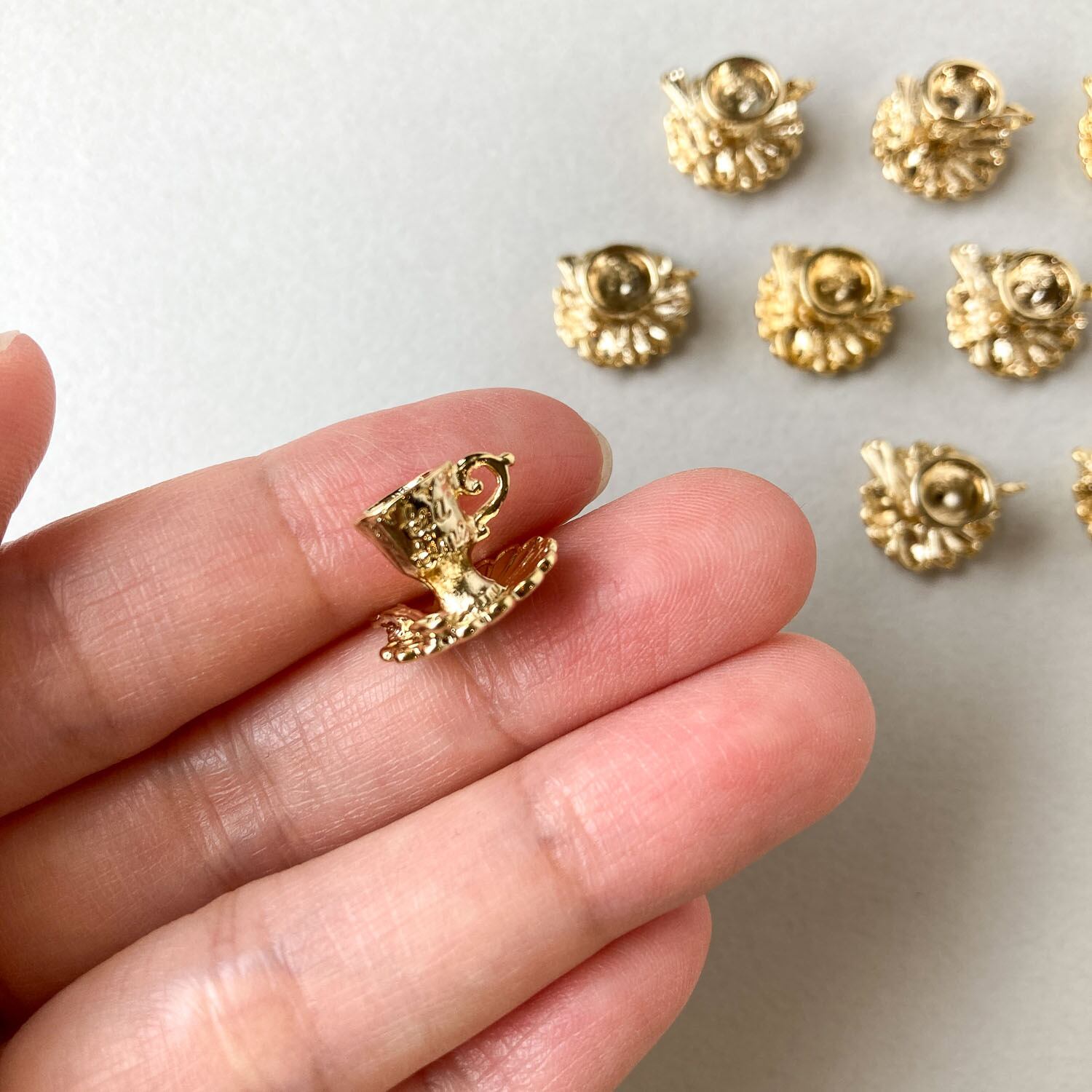 《オンライン限定》ティーカップのメタルチャーム