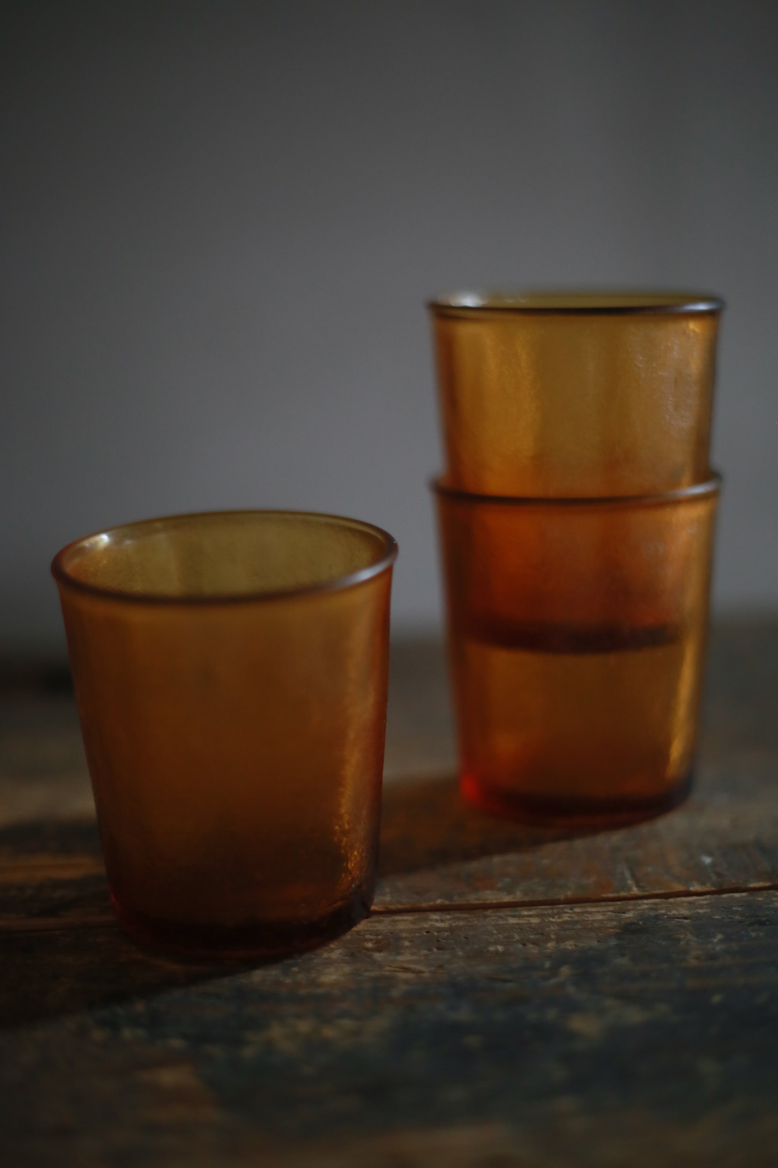 古いフランスのガラスカップ