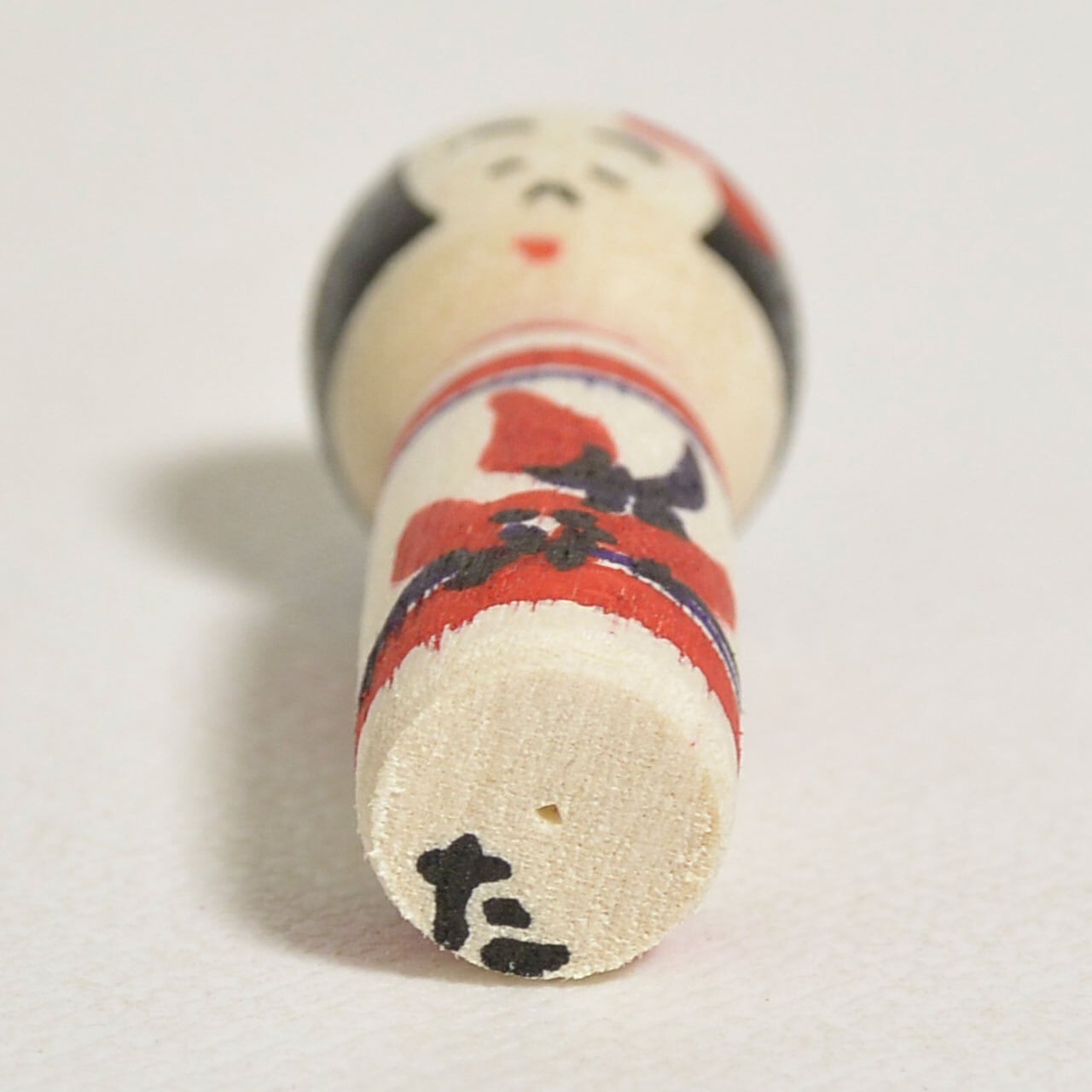 小寸こけし 約1寸 約3cm 鈴木敬 工人（作並系）#0374 | コケシア