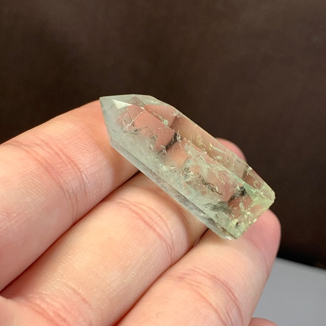 2.癒しのグリーンの色合い♪プラシオライト・ポイント