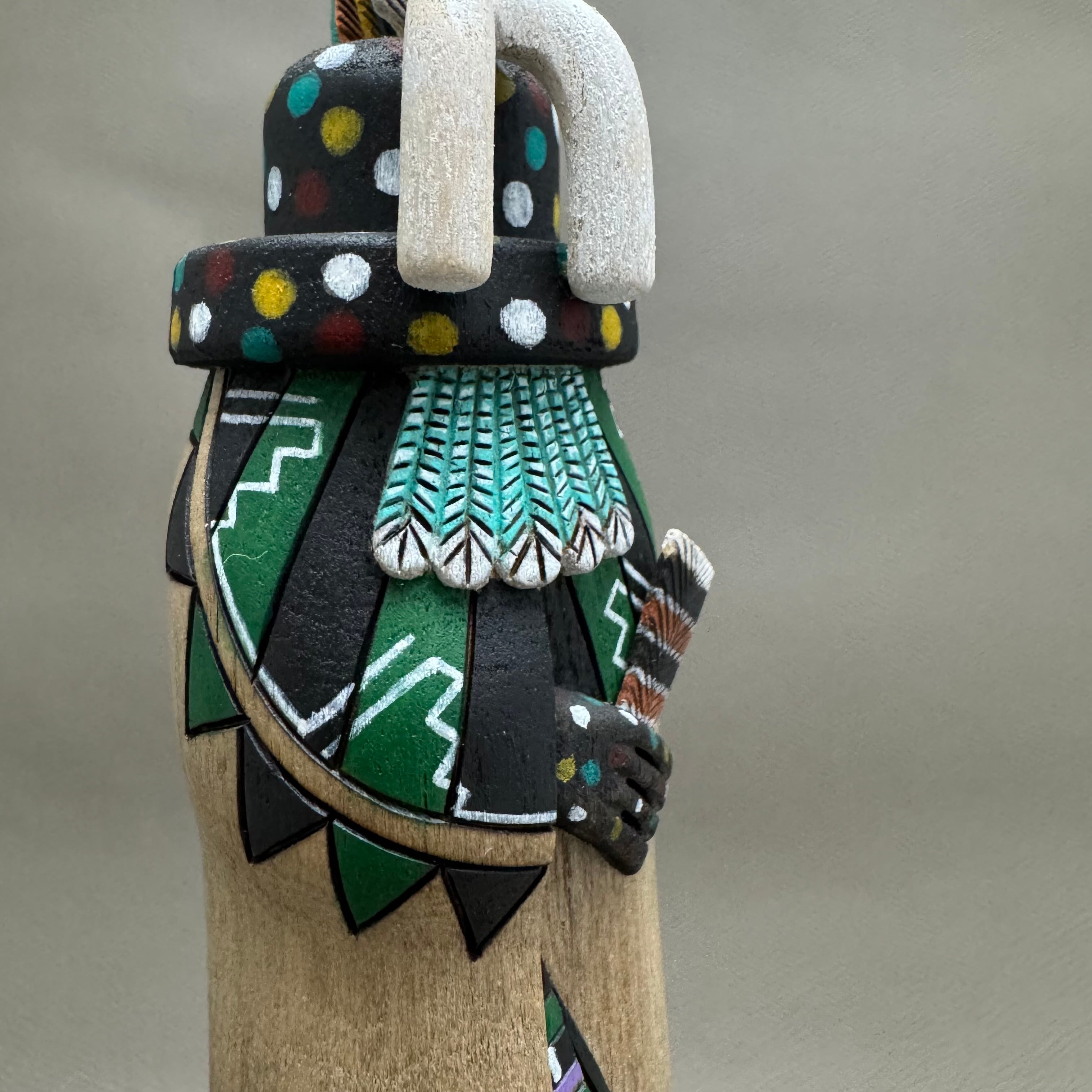 ZUNI（ズニ）族 Tiffany Tsabetsaye（ティファニー・ツァベツァイ）作