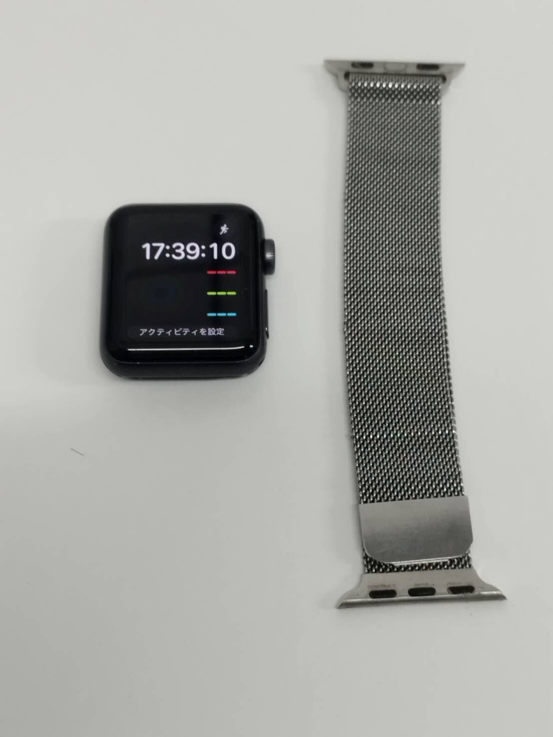 Apple Watch SE 第1世代/GPS/40mm/A2351/スペースグレー〈MKQ13J/A
