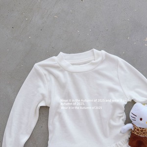 秋着回しフリルデザインＴシャツ