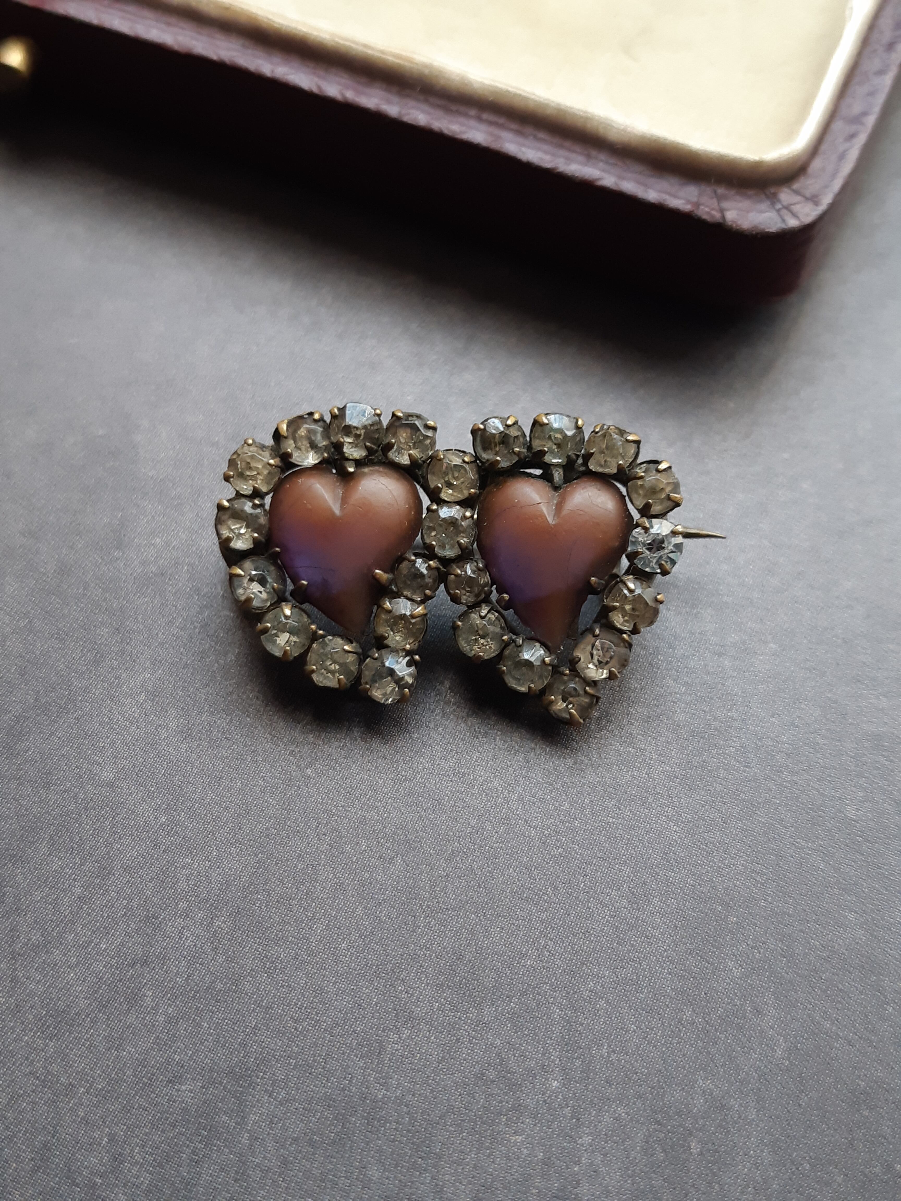 サフィレットイギリスヴィクトリアンブローチアンティーク