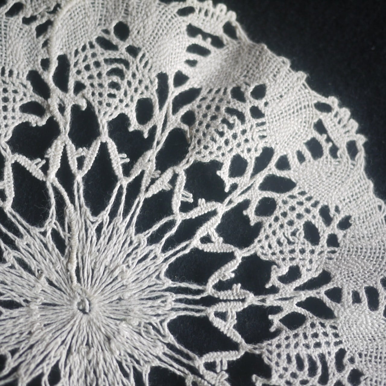 ボビンレース ベージュドイリー ドイツ