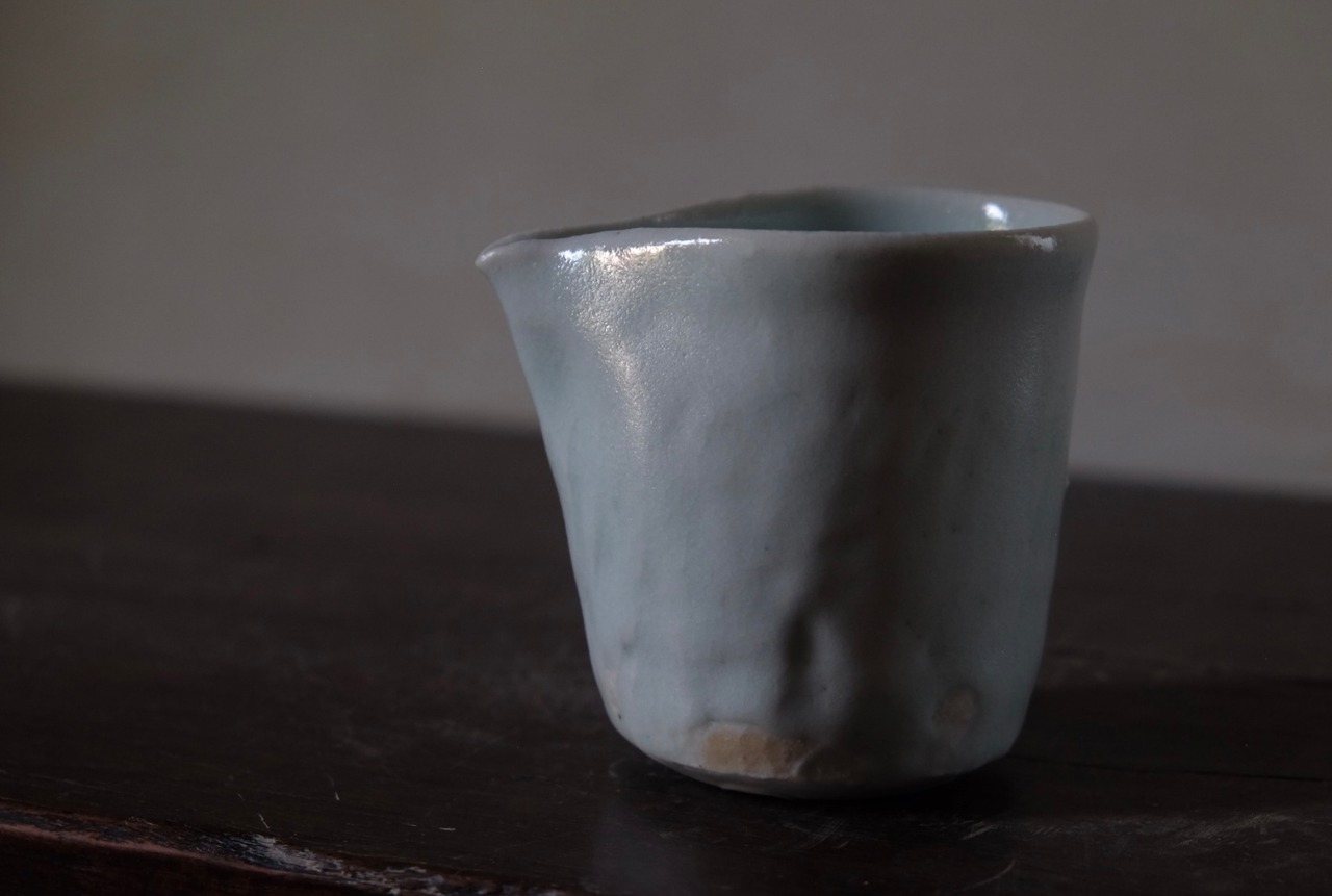 伊黒陶石青白磁片口/志郎 Igro-porcelain clay pale blue porcelain pitcher/shiro