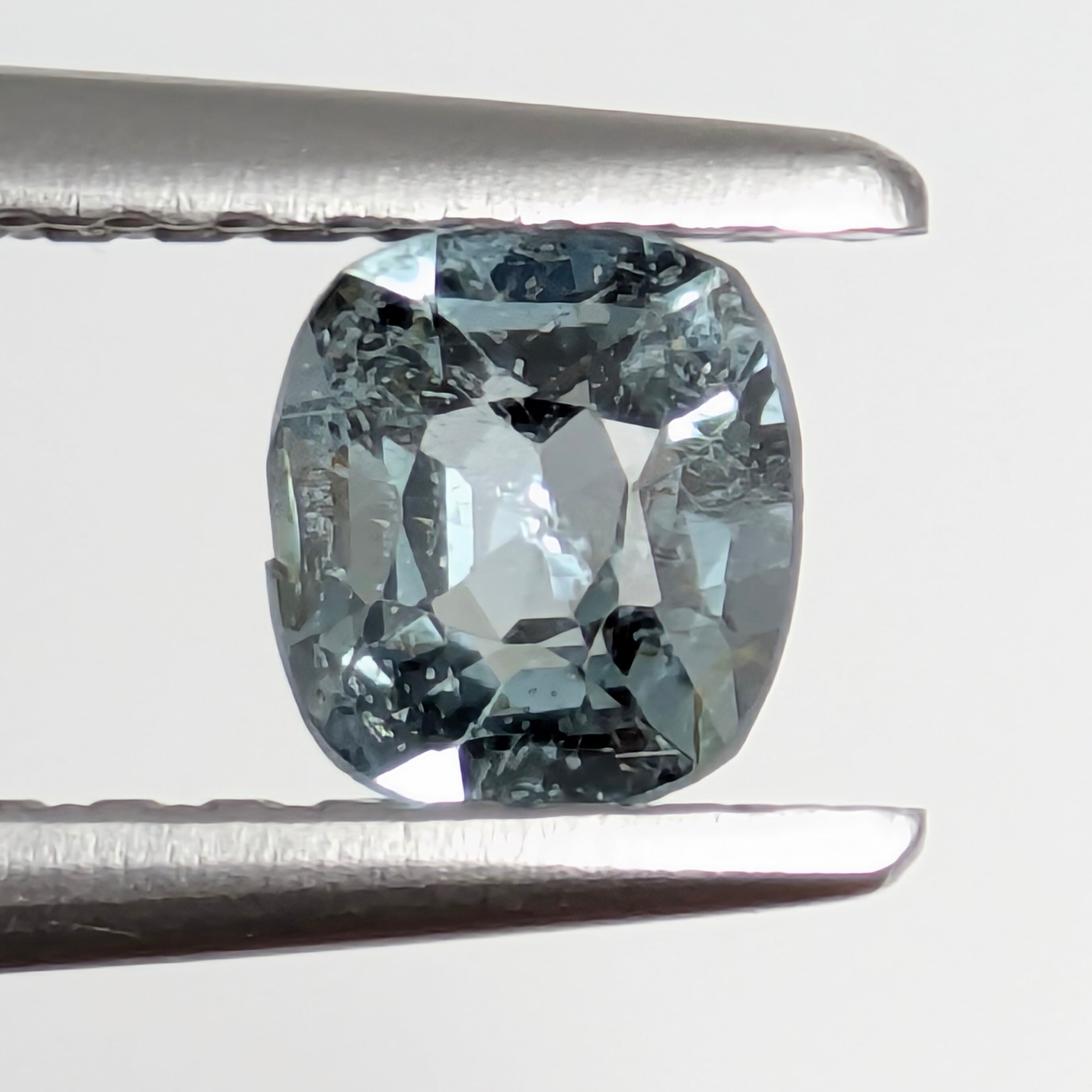 スピネルルース ミャンマー・モゴック産【0.37ct】 PRO208472 | Gem's