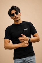 クルーネック ブラックTシャツ ホワイトロゴ - ナチュラルフィット - シリーズ2