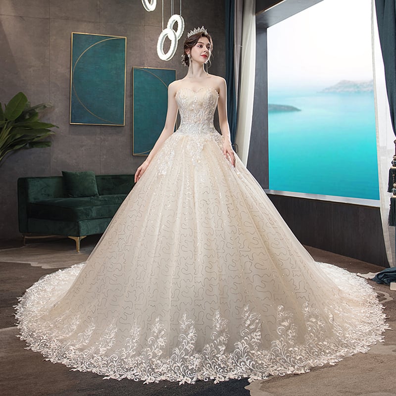 美品！ウエディングドレス ホワイト ベアトップ 華やかなトレーン  