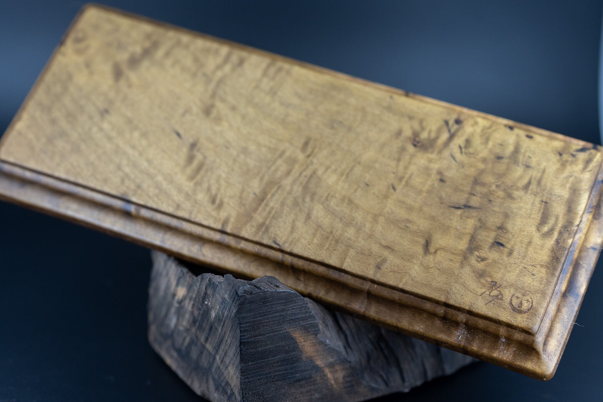 守護の葉】 朴 ペントレイ 象嵌 月に吠える | 木軸ペン工房 金杢犀