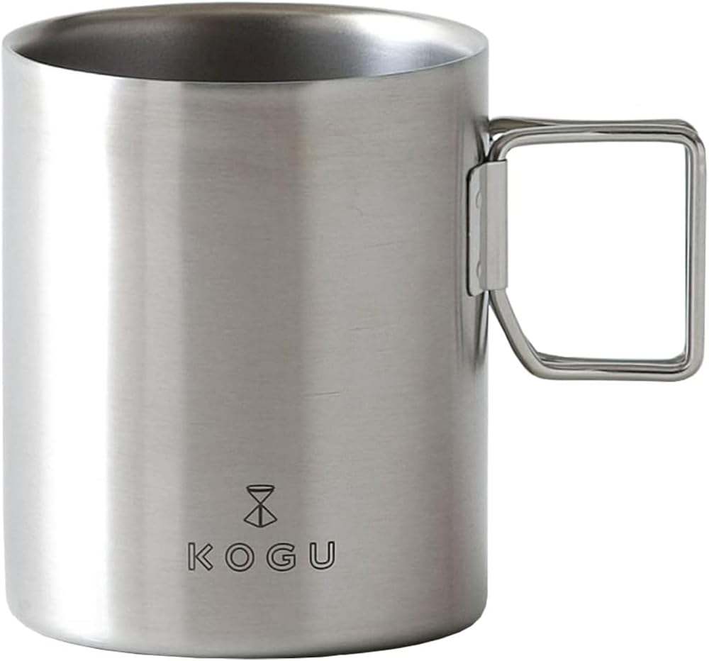 【在庫のみ】KOGU 珈琲考具 マグカップ 二重マグカップ 330ml 【日本製】 ステンレス 食洗機対応 折りたたみハンドル 中空二重構造 キャンプ アウトドア 燕三条 42165 プレゼント 誕生日 記念日 ギフト 贈り物 下村企販