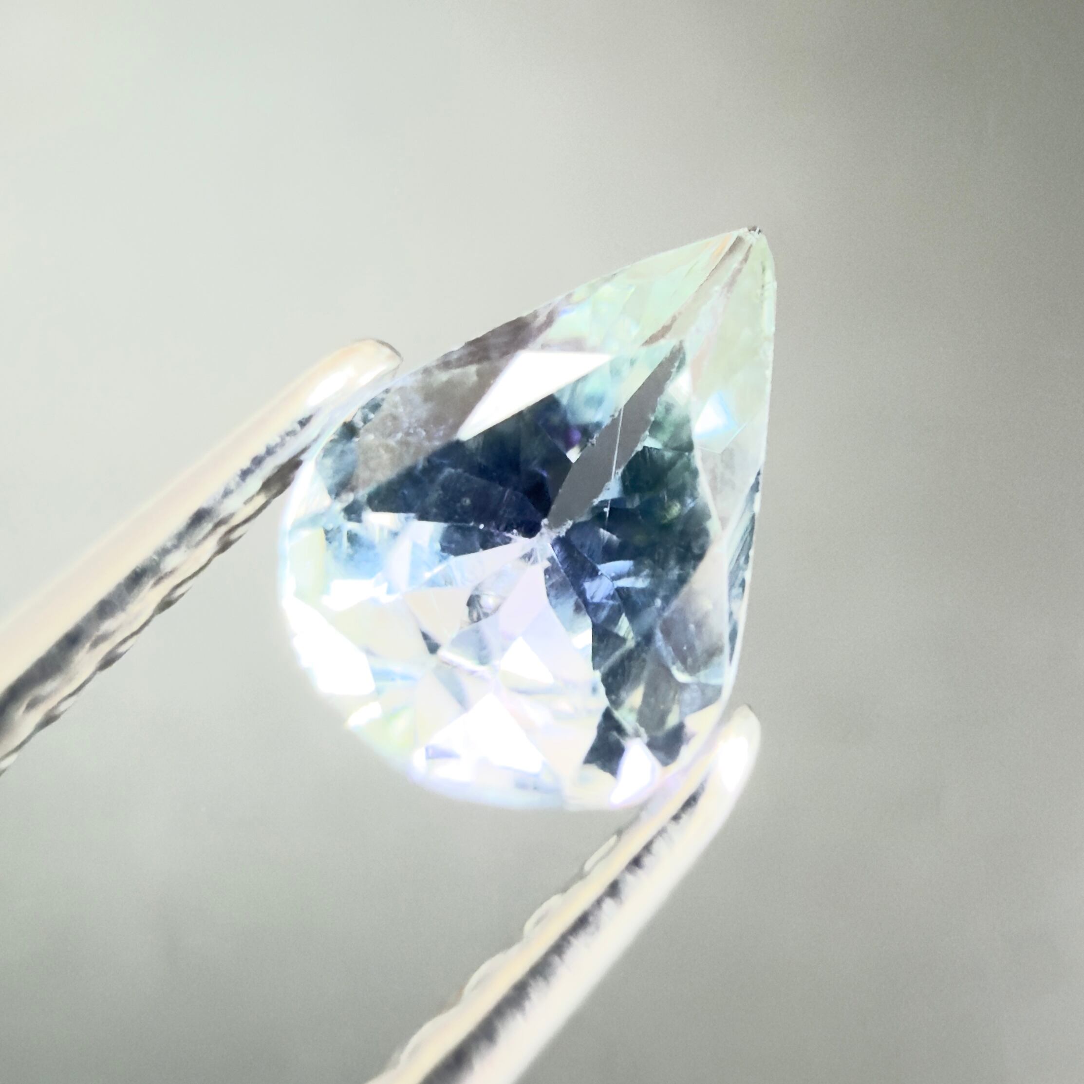 バイカラータンザナイト】 ルース タンザニア産 0.57ct | たからいし