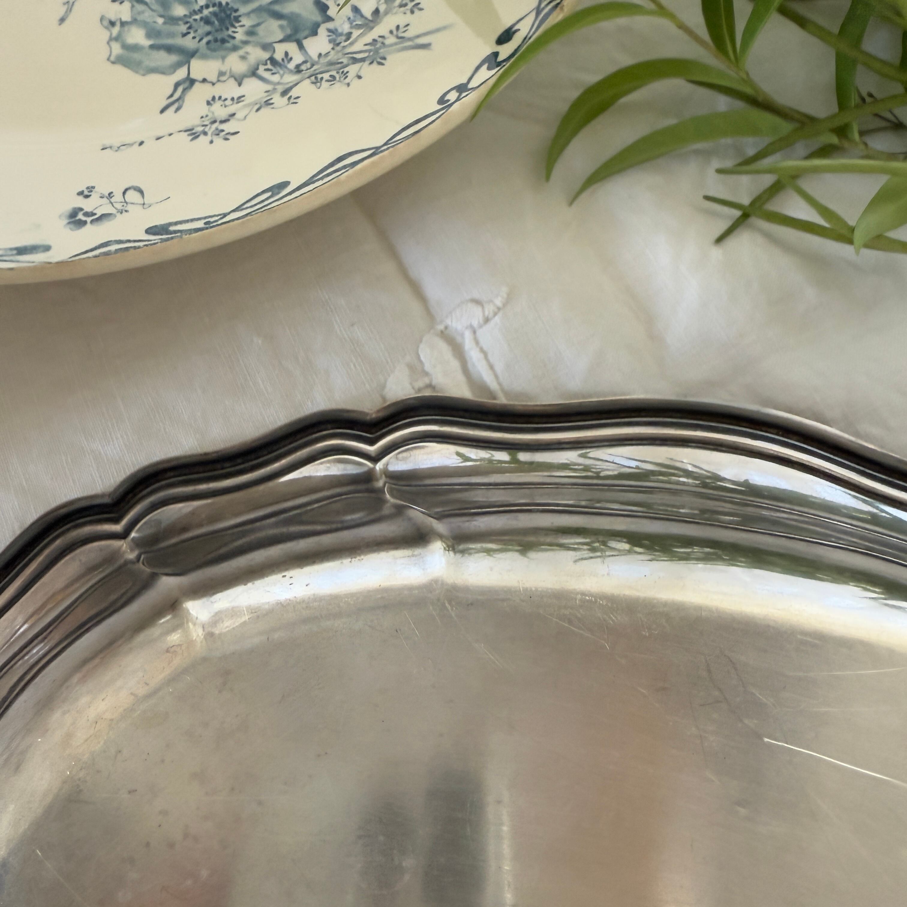 French Vintage Metal Oval Plate With A Bautiful Floral Rim/花リム