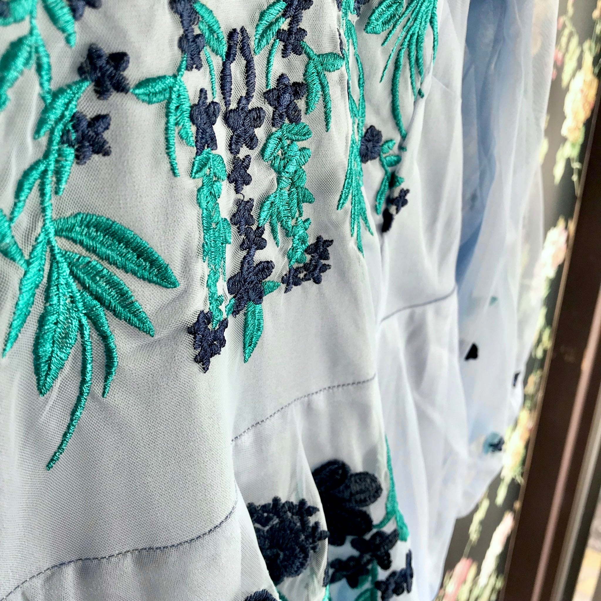 高額売筋】 刺繍レースワンピース ターコイズブルー