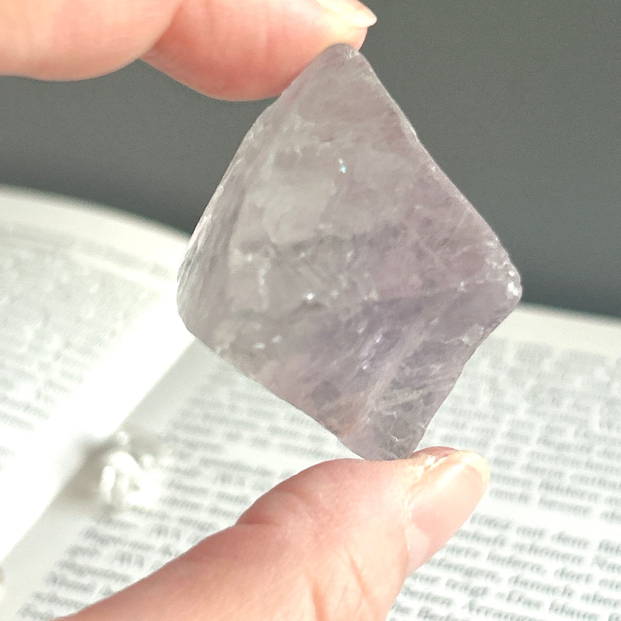 フローライト 八面体 | Violet Beaming Stone 〜天然石ショップ〜