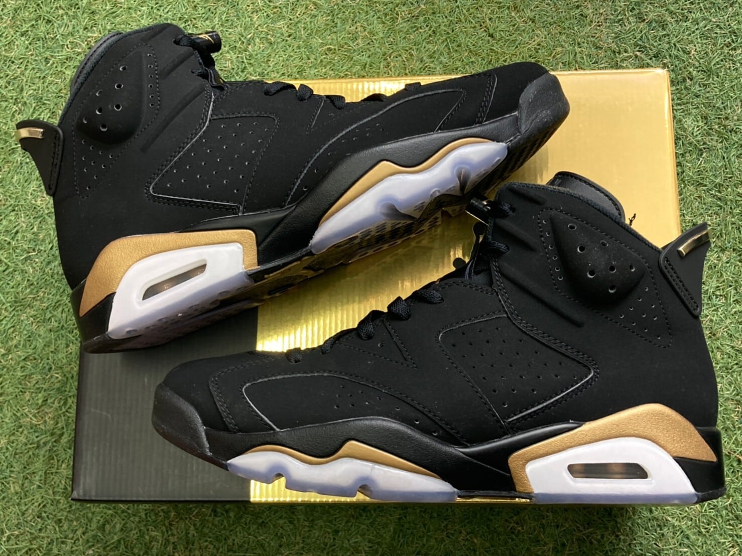 NIKE AIR JORDAN6 RETRO DMP DEFINING MOMENTS PACK BLACK / GOLD 