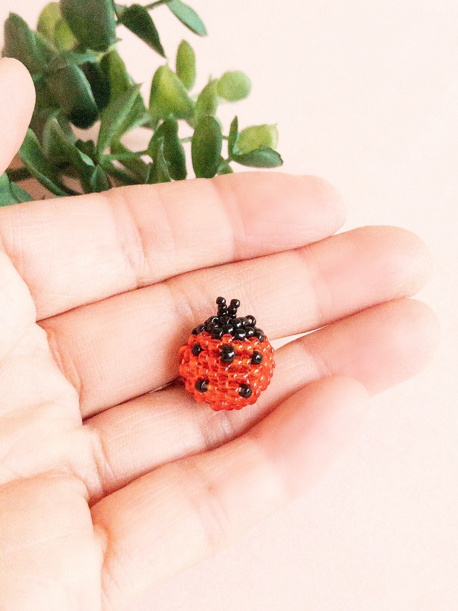 テントウムシのビーズステッチリング | うさのひみつきち