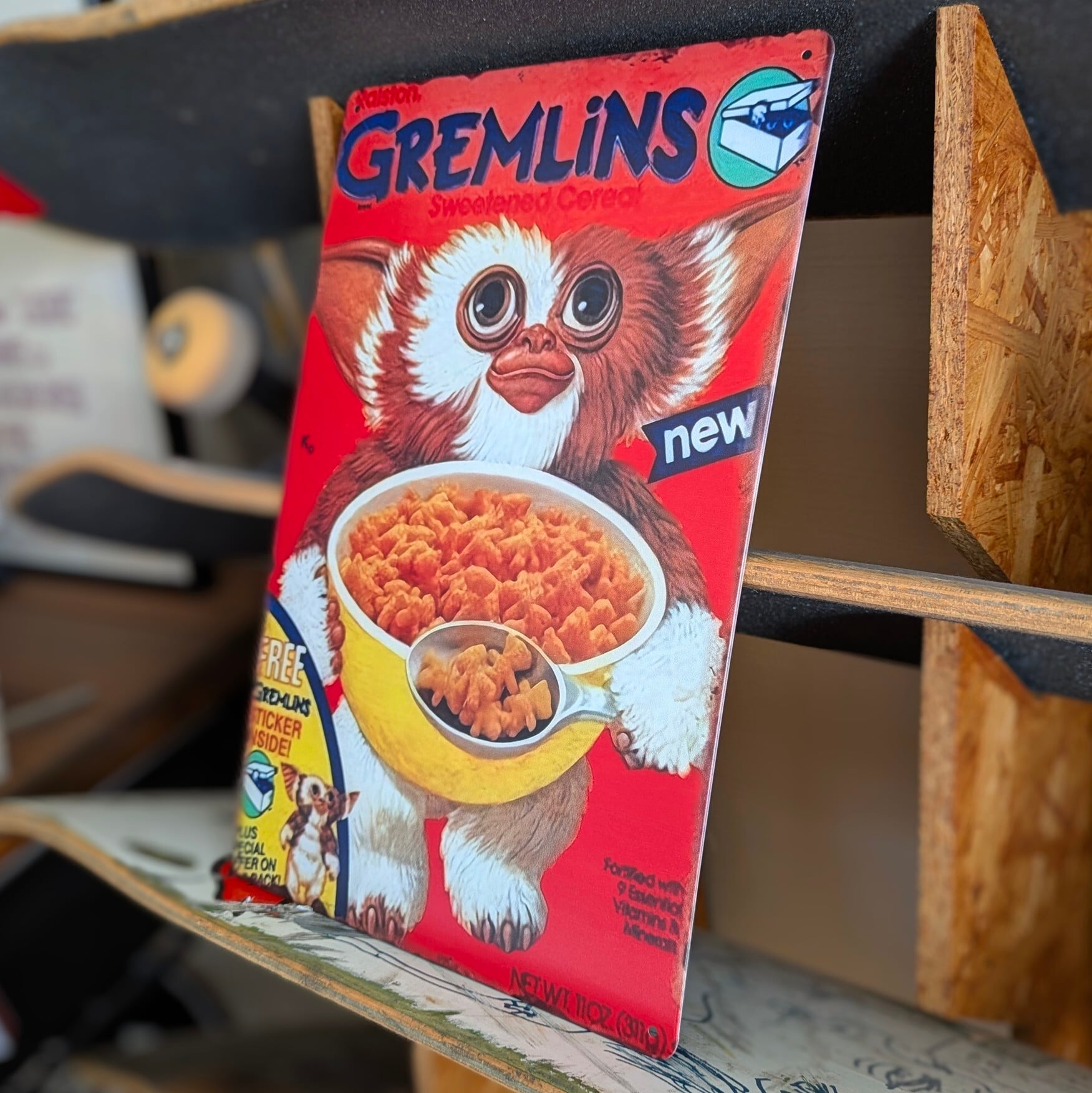 送料無料！ちょうどいいブリキ看板【 Gremlins （ グレムリン ）】ギズモ / METAL SIGN / メタルサイン / ブリキ看板 / サインボード / ビンテージ加工 〚アメリカン雑貨 アメトイ〛
