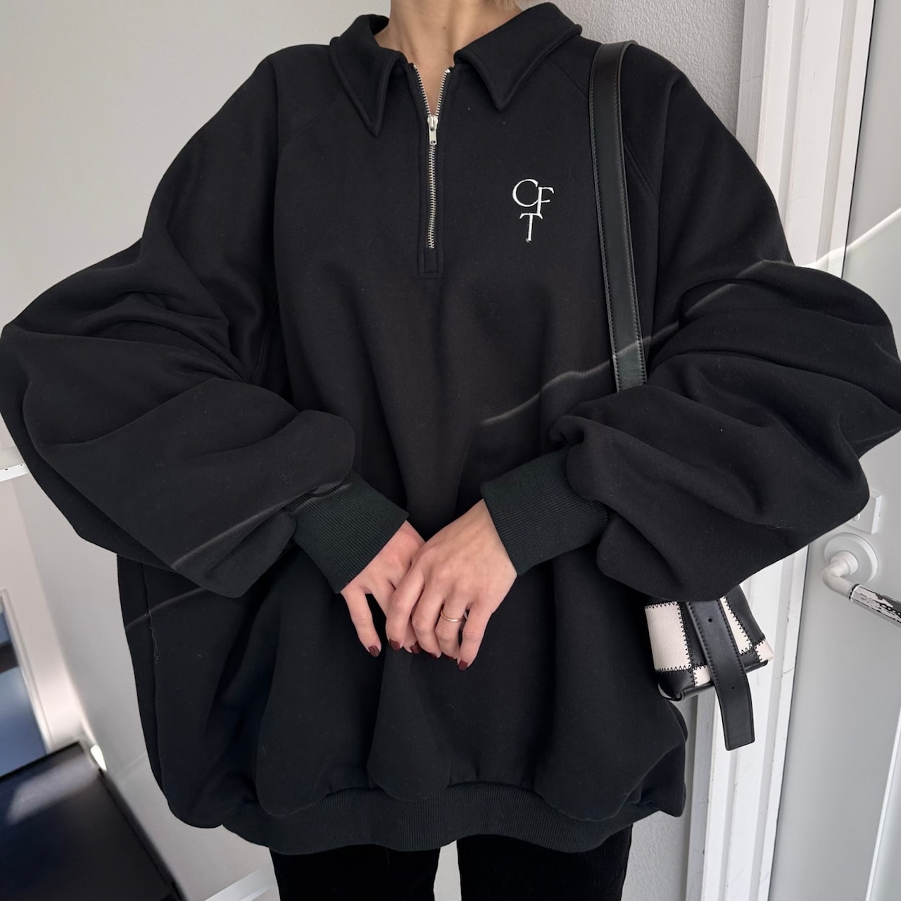 CFT.logo half sweat SH/black-logo white