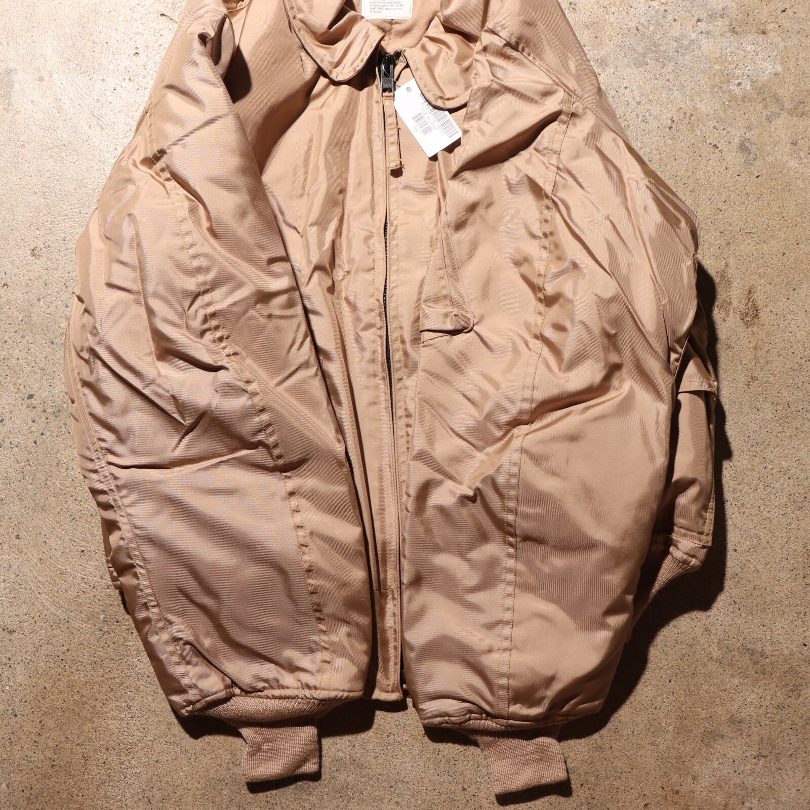Deadstock XL 10年 デザートタン CWU-45/P 米軍実物 フライト 