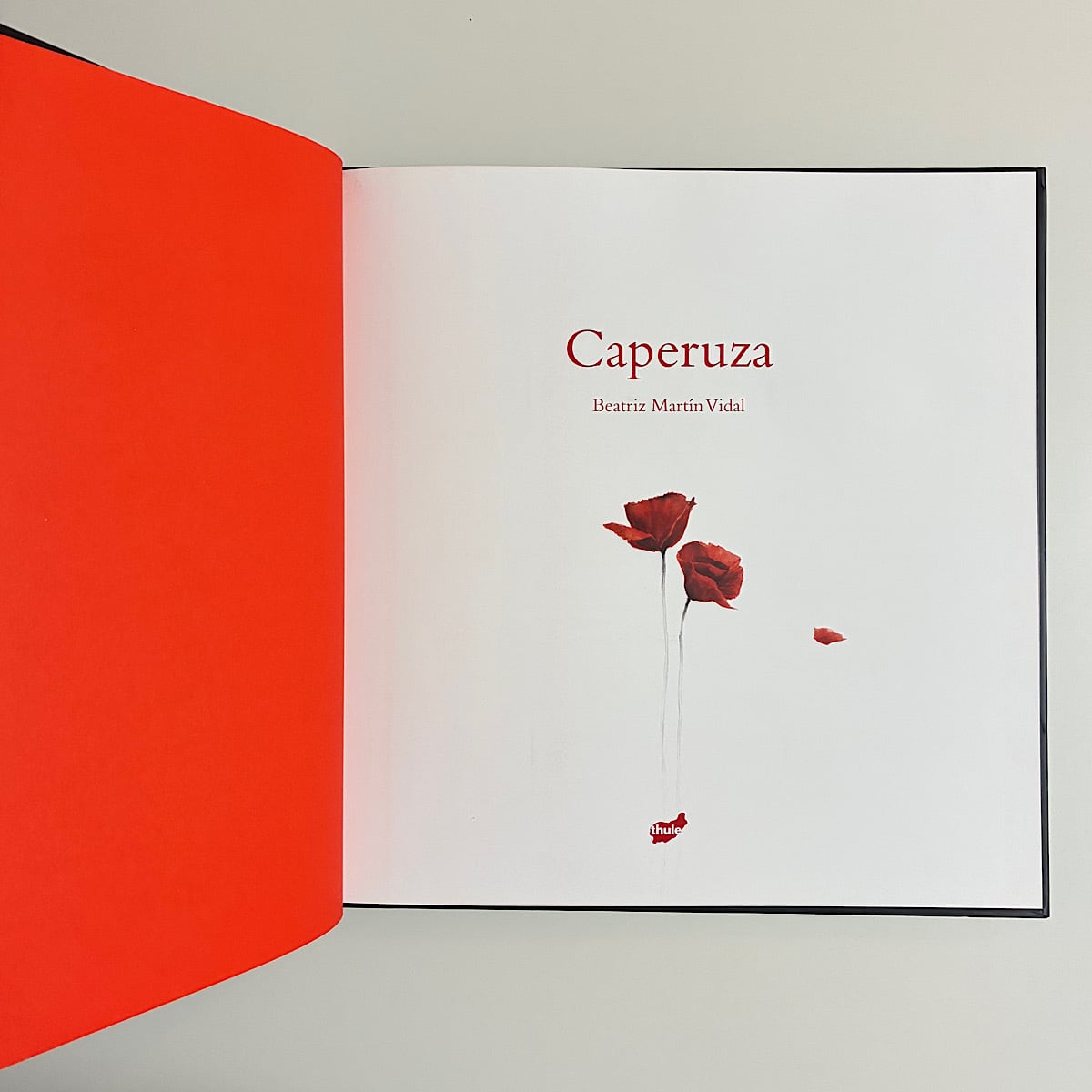 フランス語絵本 赤ずきん 洋書 ハードカバー Caperuza / 赤ずきん | 素敵な洋書絵本のお店 Read Leaf Books