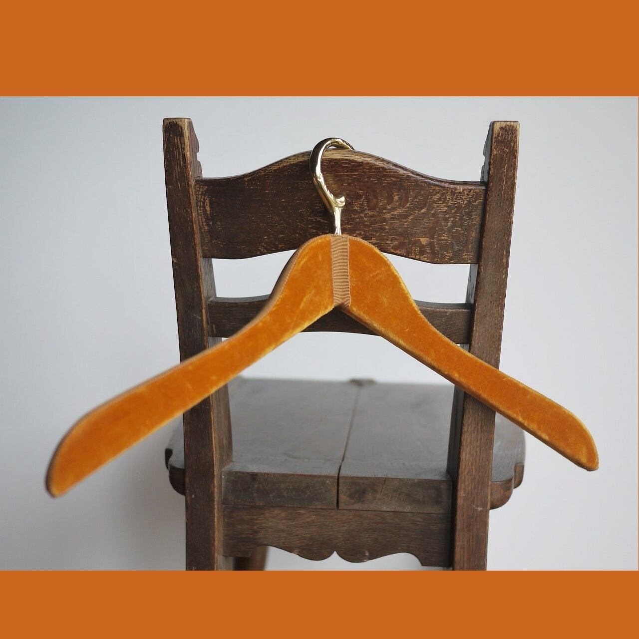 ドイツヴィンテージ ファブリックハンガー Brauner Kleiderbügel