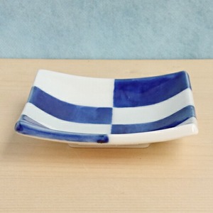 【アウトレット】有田焼　豆皿　角３寸皿　染市松 100-119