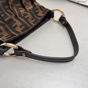 FENDI フェンディ ズッカ チャーム付き キャンバス ハンドバッグ ブラウン A-14111