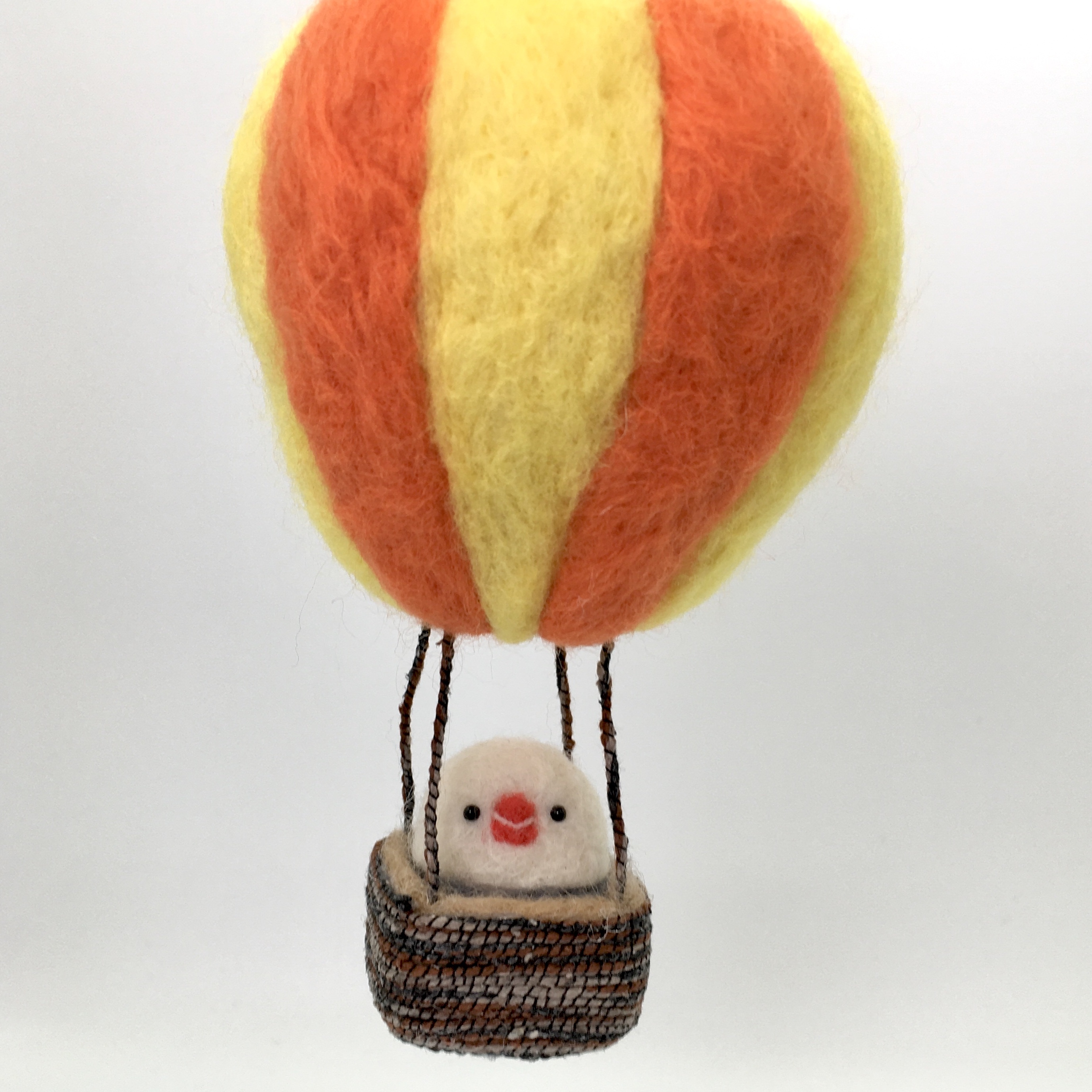 【CISEAUX】羊毛作品「気球に乗るトリ　文鳥」
