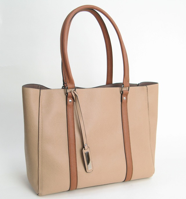 大きめA4OK おしゃれなビジネスバッグ 通勤通学 シ ョルダー  トワトワ クロストート