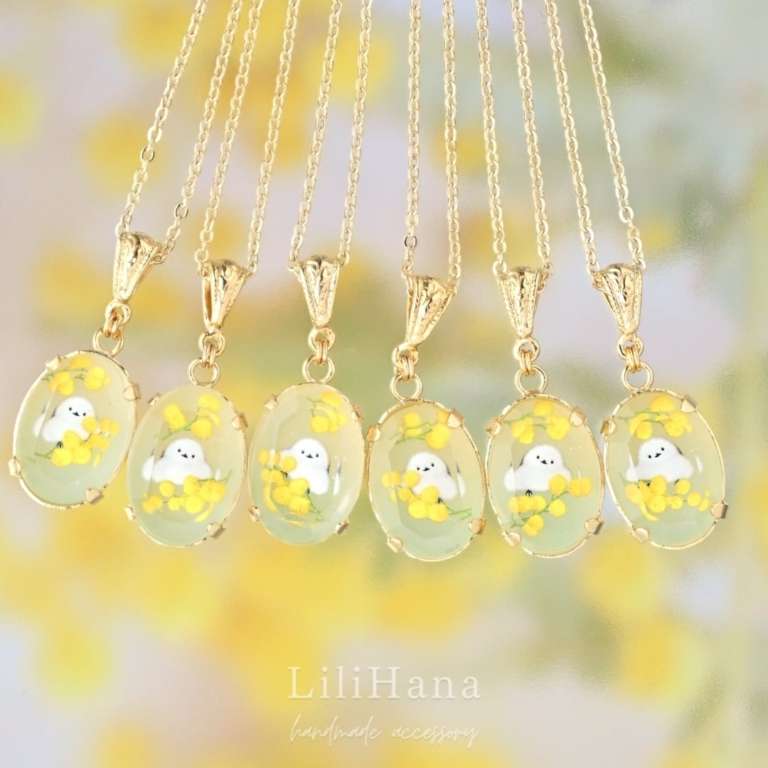 シマエナガとミモザ｜ 四季宝石のネックレス | LiliHana - リリハナ -