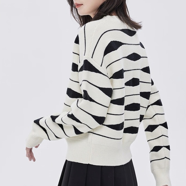 Wavy line knit top C1400