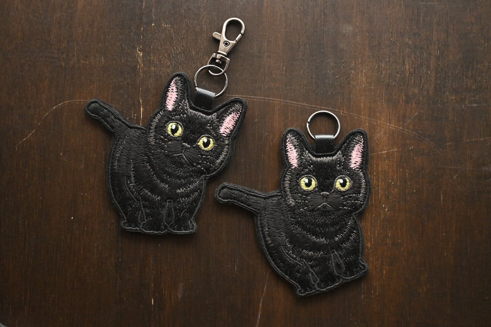 刺繍猫ちゃんのキーホルダー | 猫と暮らす洋裁店magical