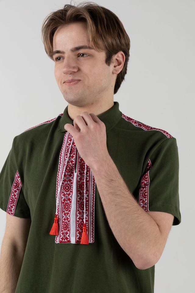 【男女兼用モデル】ウクライナ手刺繍ヴィシヴァンカ　半袖　フリーサイズ